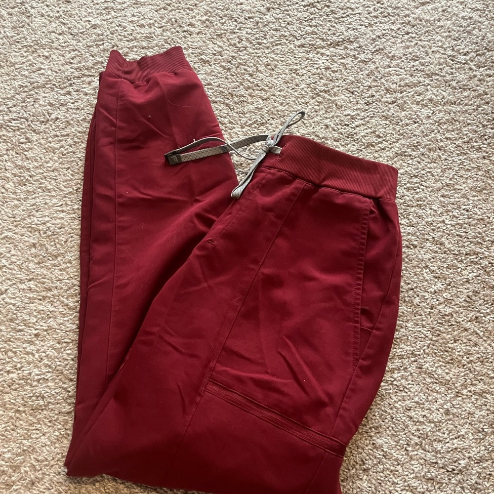 Fabletics Scrubs Maroon Set Small pants